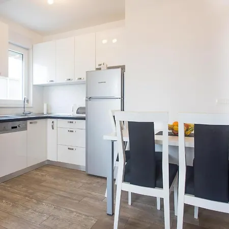 Awesome In With Kitchen Apartment Makarska