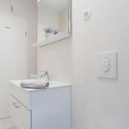 2 Bedroom Stunning In