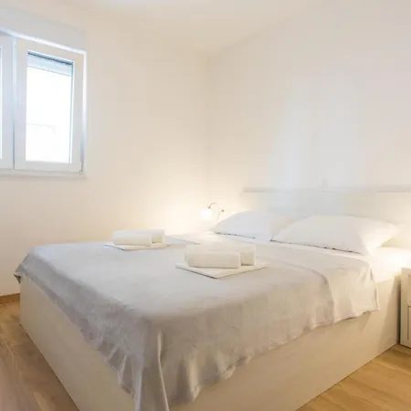 2 Bedroom Stunning In