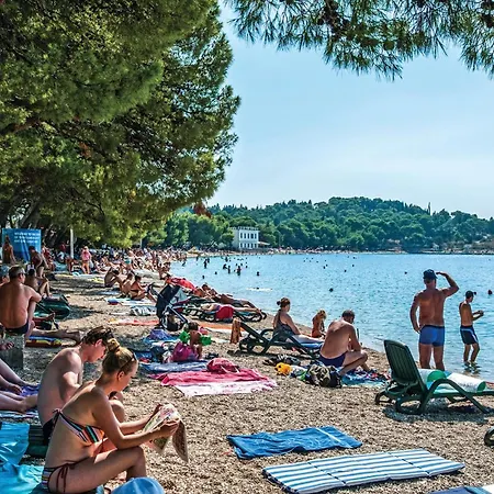 Lovely In With Wifi Μακάρσκα