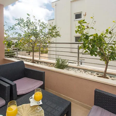 Awesome In With Kitchen Apartment Makarska